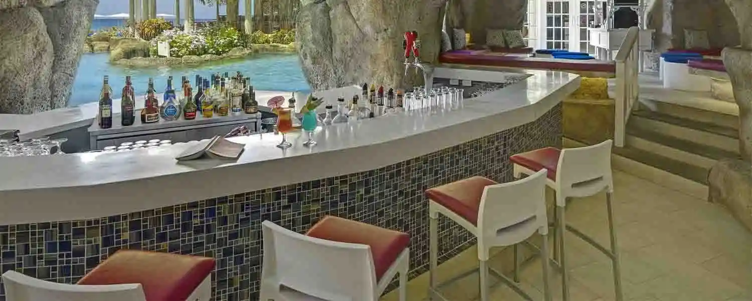 Crystal Cove by Elegant Hotels-1